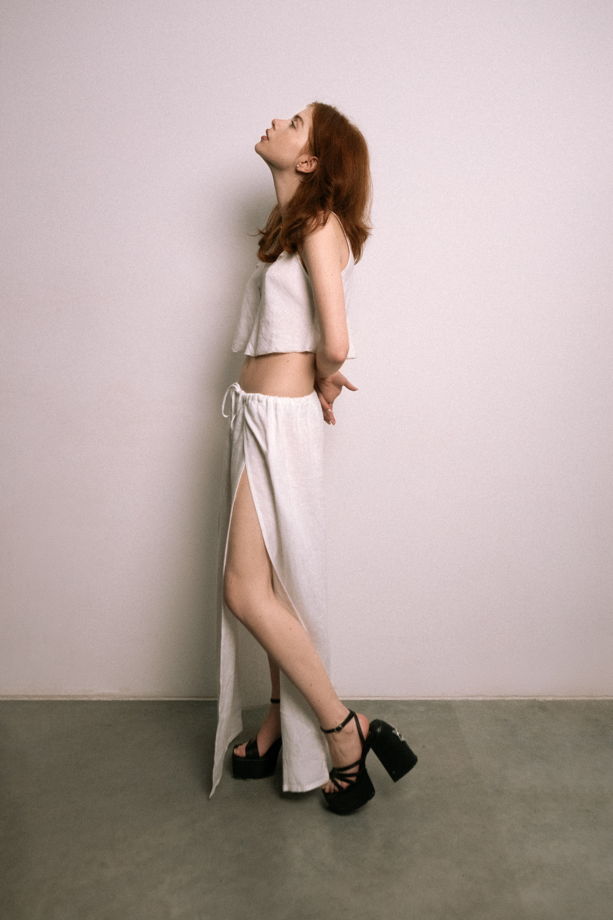 Комплект изо льна «Юбка с опасным вырезом» «топ рваный»