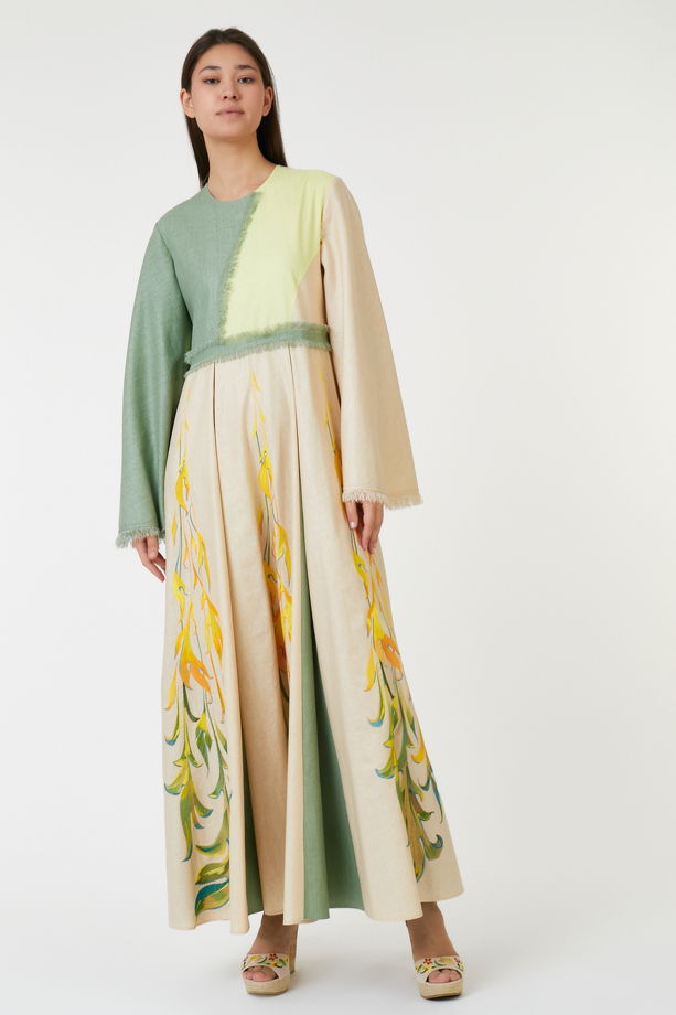Дизайнерское платье из итальянского льна с вышивкой