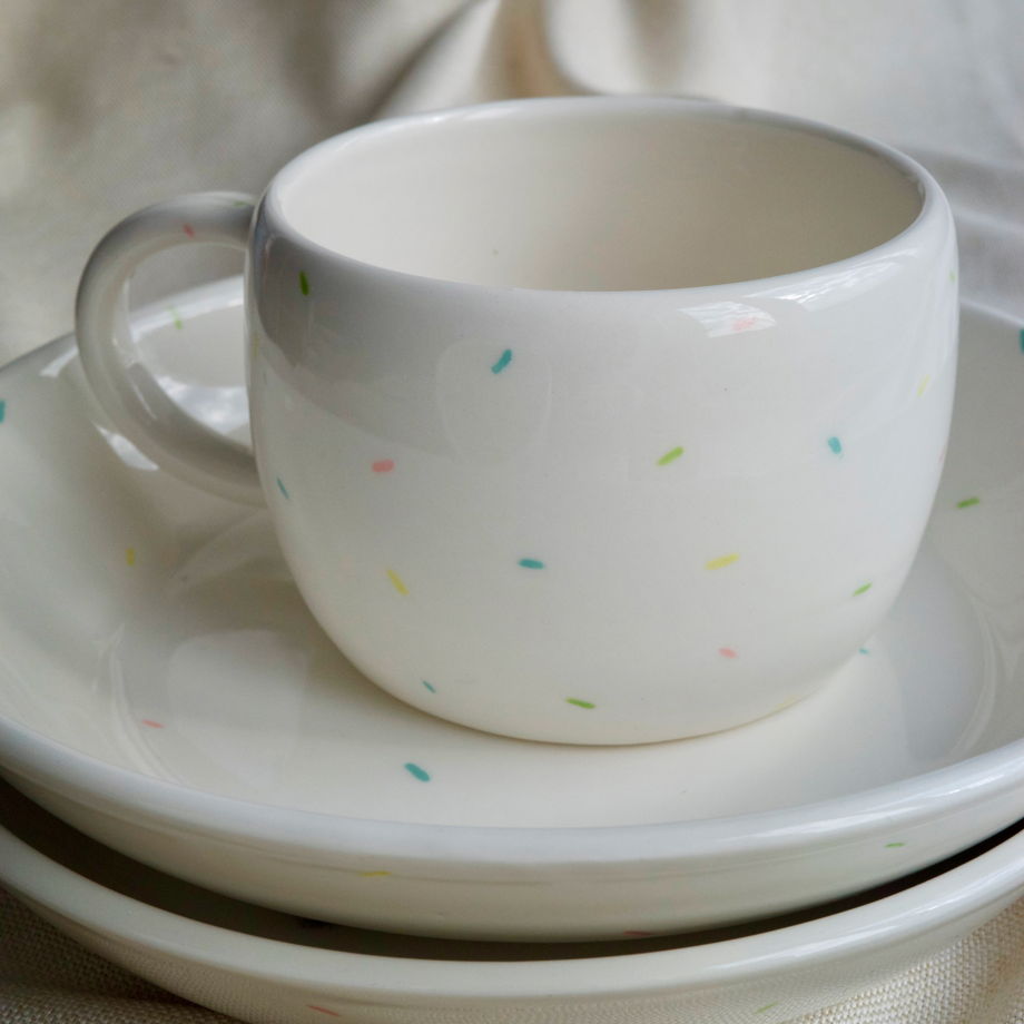 Чашка белая ручной работы с росписью, "Леденцы"