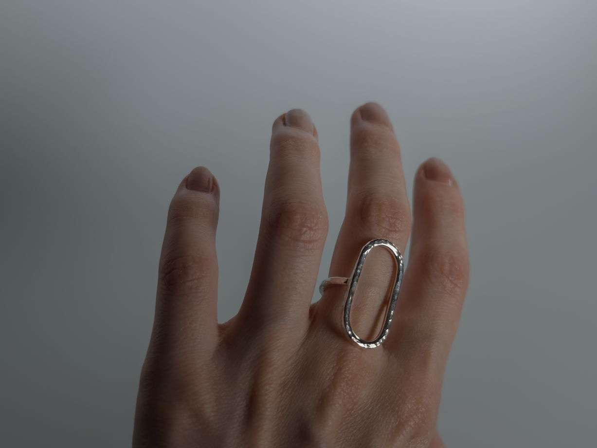Минималистичное кольцо из серебра, 17 р