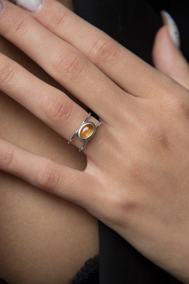 Серебряное кольцо «Дюшес» с цитрином ручной работы