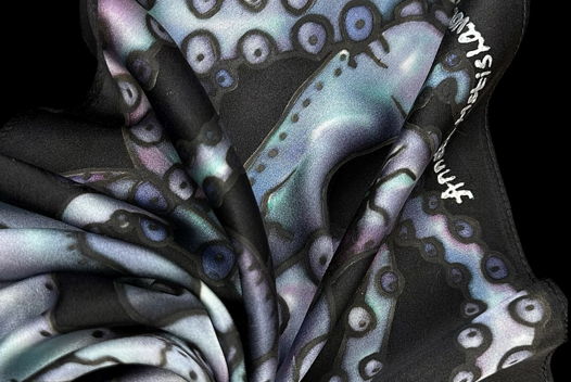 Шёлковый платок «Привязанность». (Ручная роспись по натуральному шёлку- атласу)