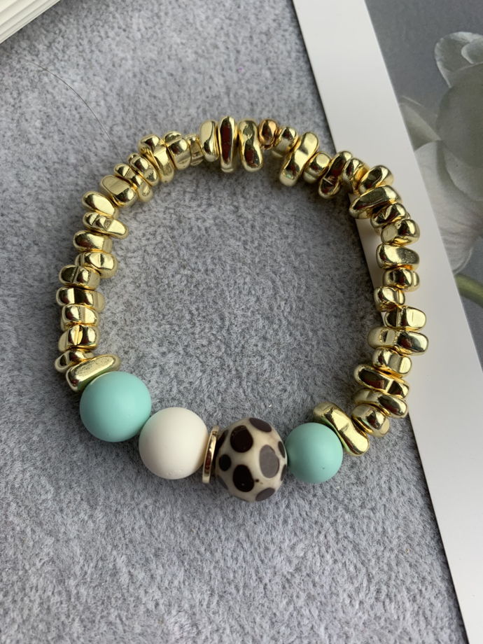 Браслет с гематитом, жемчугом Майорка и агатом «Кокосовая мята»