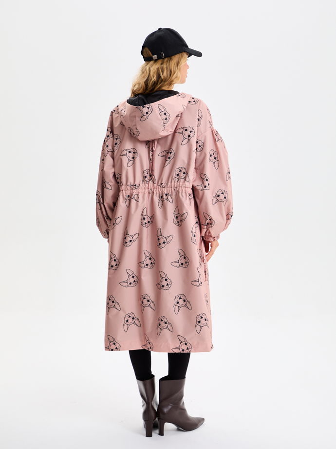 Плащ с бульдогами