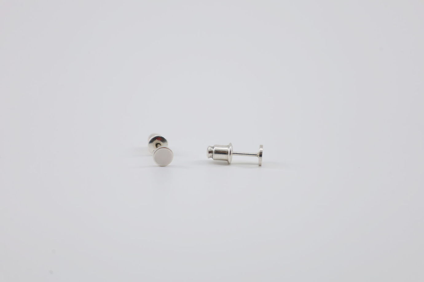 Серебряные малые серьги-пусеты из серии «Bauhaus»
