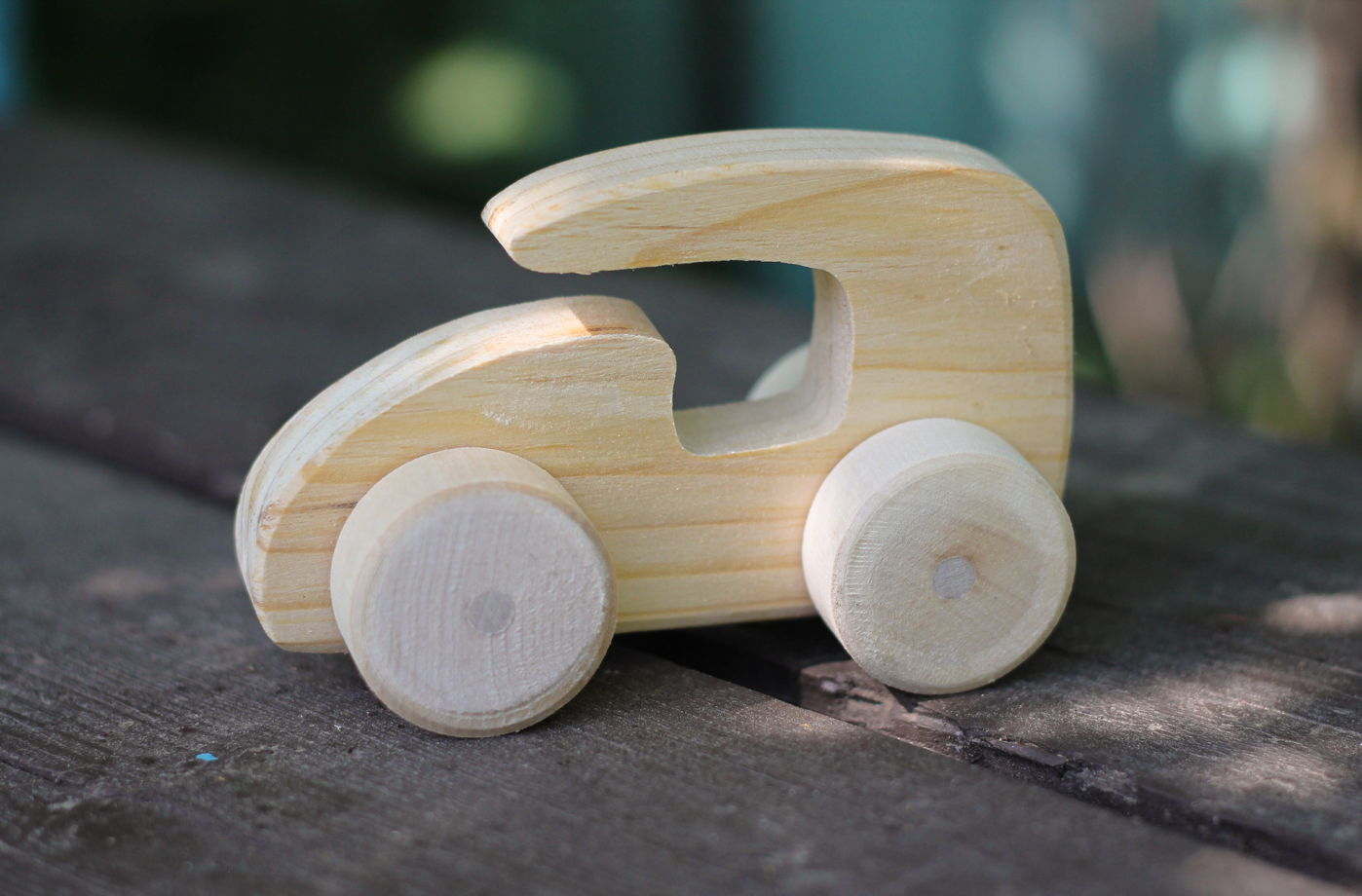 Машинка каталка деревянная