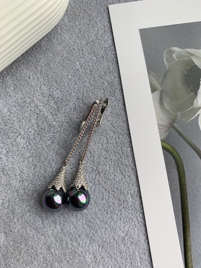 Серьги с натуральным жемчугом «павлин» и фианитами «Полночный бал»