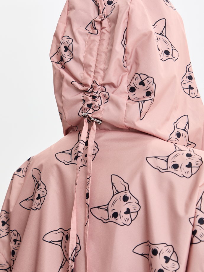 Плащ с бульдогами