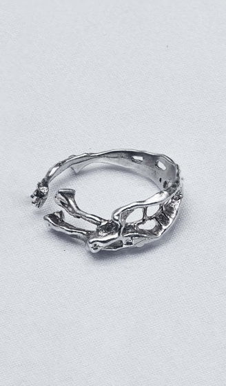 Серебряное кольцо странной формы — "GUM"