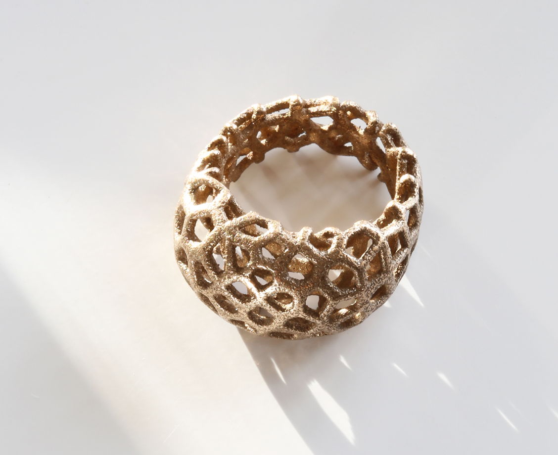 Дизайнерское стальное геометричное кольцо Voronoi с перфорацией