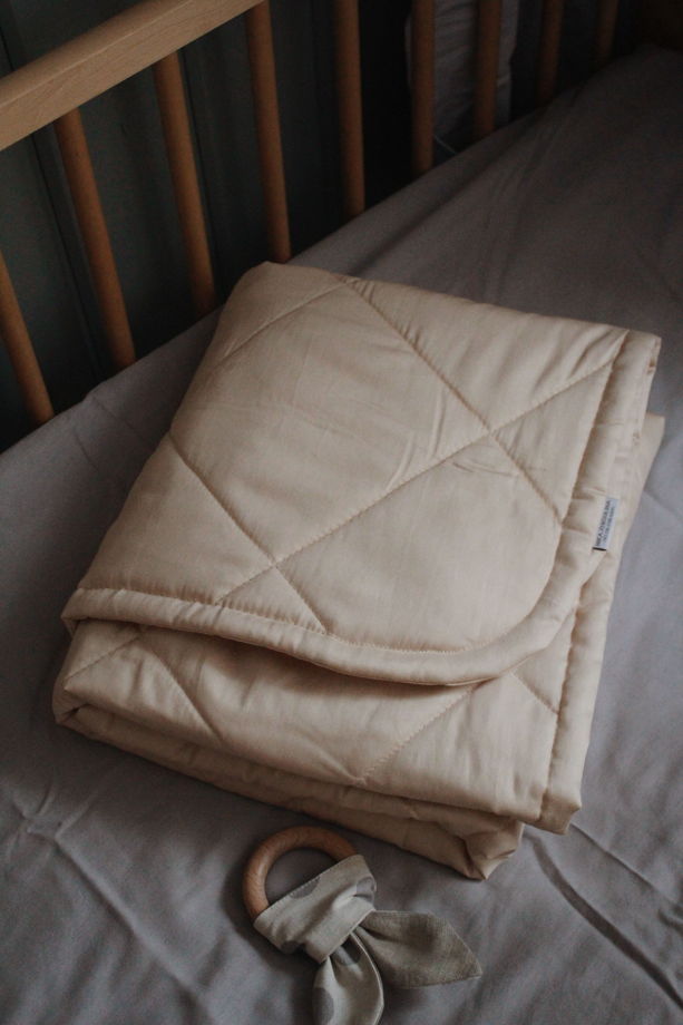 Двустороннее одеяло в кроватку. Размер 90/120см