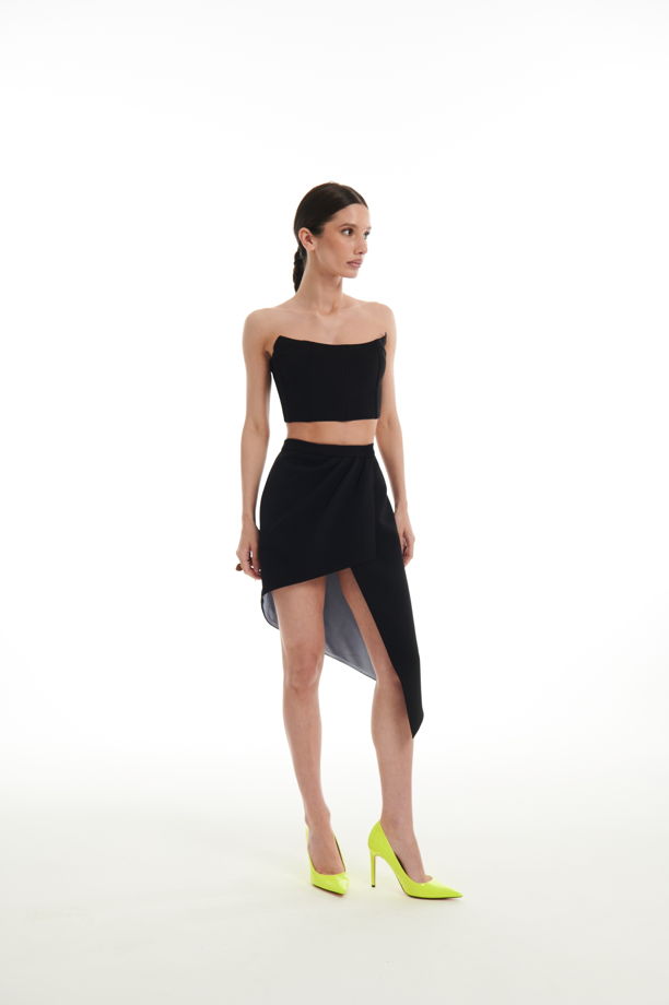 Женская черная мини юбка спиралью из костюмной ткани