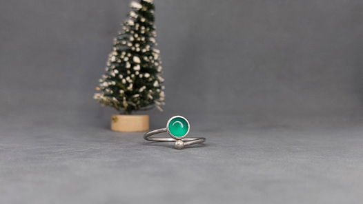 Кольцо с зеленым халцедоном "Сила природы", размеры на заказ
