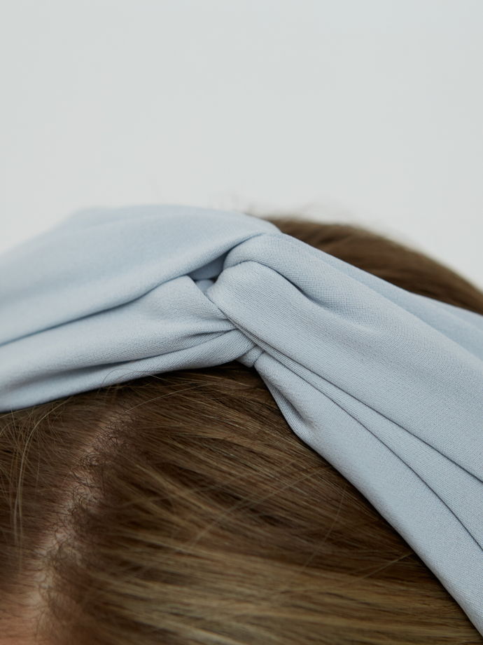 Ободок из 100% натурального матового шёлка небесно-голубого цвета