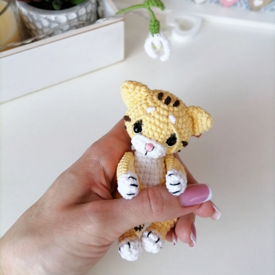 Детская вязаная игрушка желтый котенок / Мягкий котик ручной работы