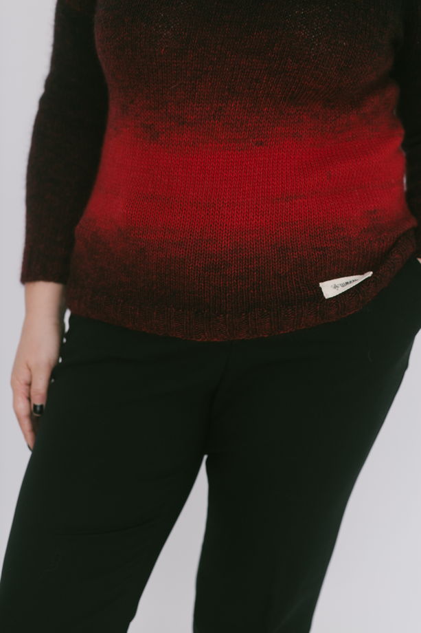 Женский свитер из мериносовой шерсти, связан вручную