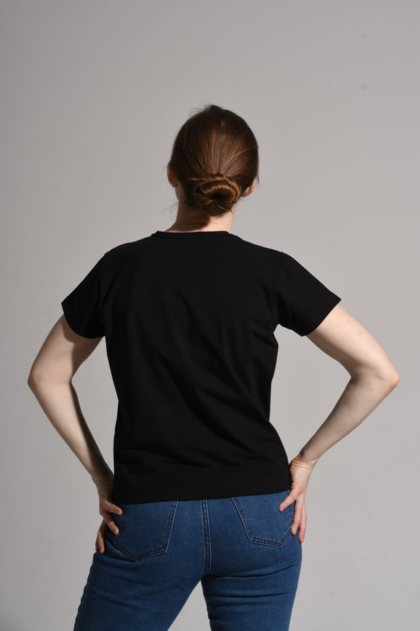 Базовая черная футболка REGULAR FIT T-SHIRT in black