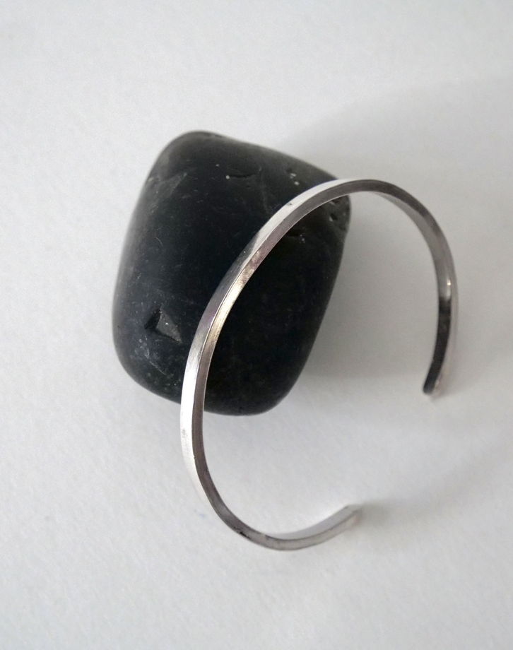 Браслет серебряный тонкий