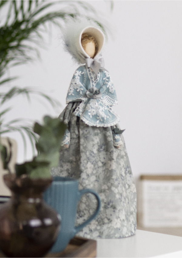 Интерьерная кукла для декора «Эмма»