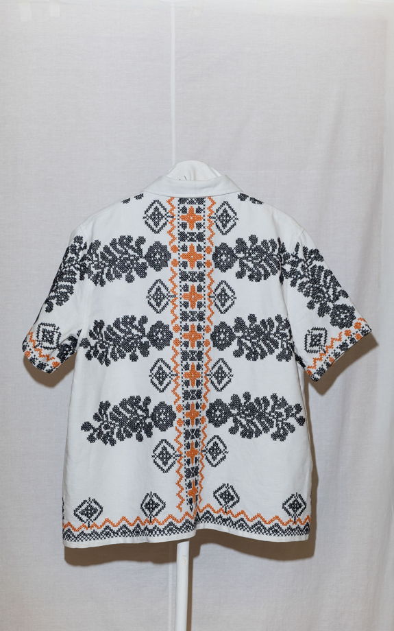 Рубашка с Чёрно-Оранжевой Вышивкой 1/Black Orange Short Sleeve Shirt 1