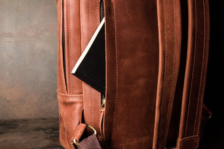 Кожаный мужской рюкзак -ДЕРЗКИЙ ОЛИВЕР- с отделом для ноутбука цвет Коньяк