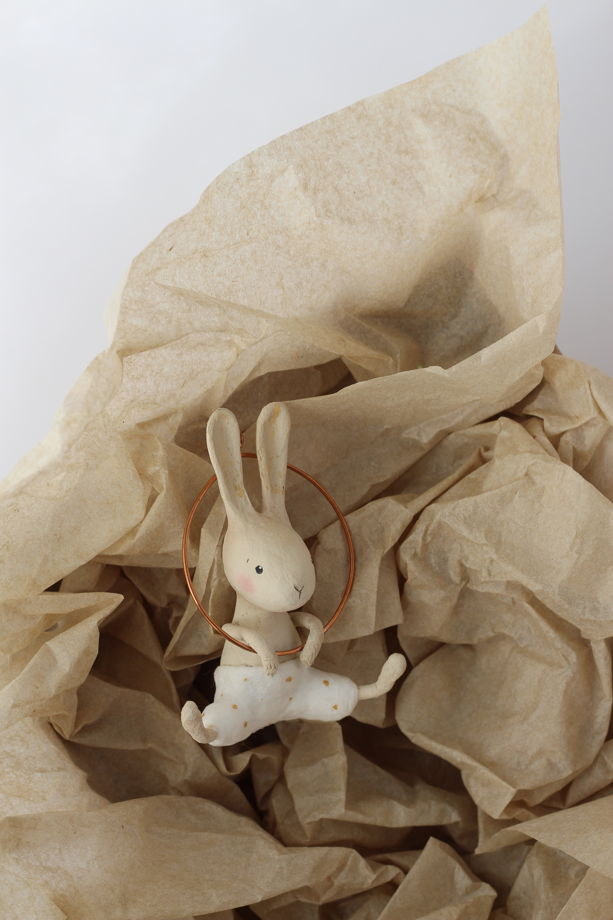 Подарочный набор авторских елочных игрушек кроликов  "Кролики с кольцами" 3шт