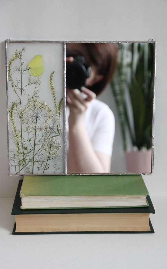 Интерьерное зеркало с гербарием