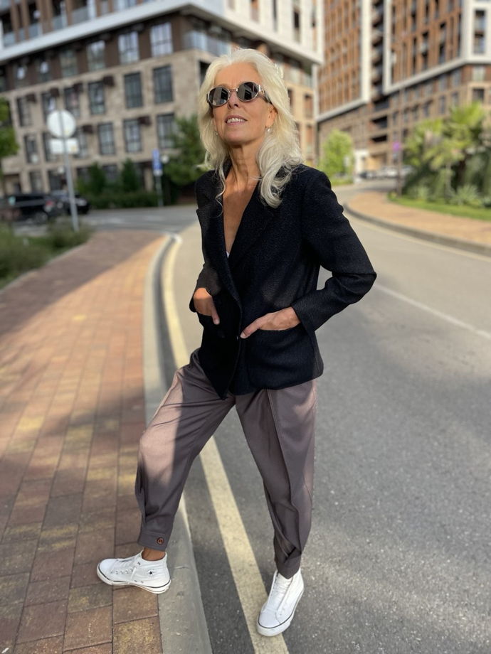 Женский пиджак синий  из итальянской шерсти укороченный. Полупальто женское