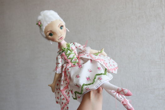 Роза. Авторская интерьерная кукла из текстиля