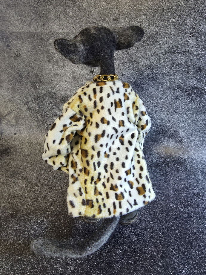 Интерьерная войлочная игрушка "Кошечка Анфиса"