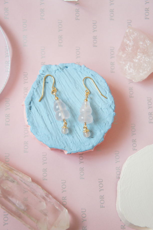 Позолоченные серьги в виде колокольчиков из натурального розового кварца