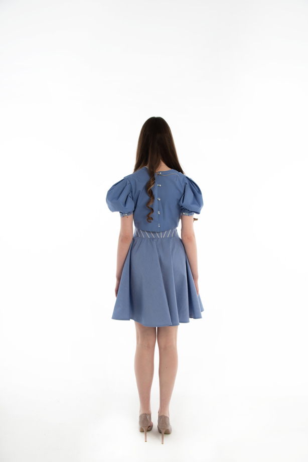 Голубая юбка-солнце с А-силуэтом и ручной вышивкой
