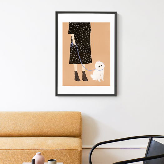Постер с белой собакой "На прогулке", 50х70 см