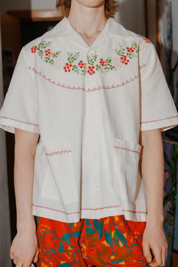 Рубашка с Красными Ягодами/Red Berries Short Sleeve Shirt