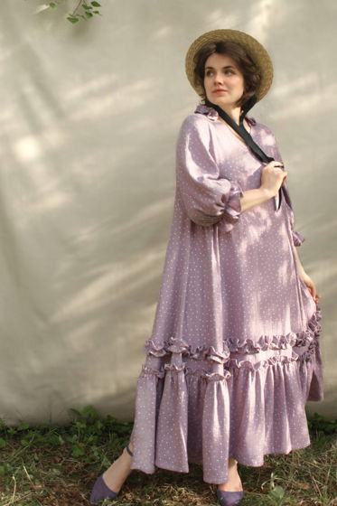 Свободное платье из муслина с рюшами и объемными рукавами