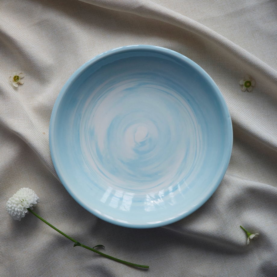 Тарелка глубокая бело-голубая, "Нерияги"