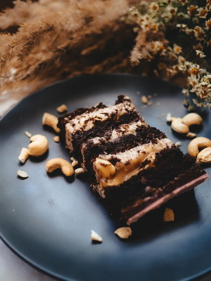 Шоколадно-ореховый торт  с ароматом корицы