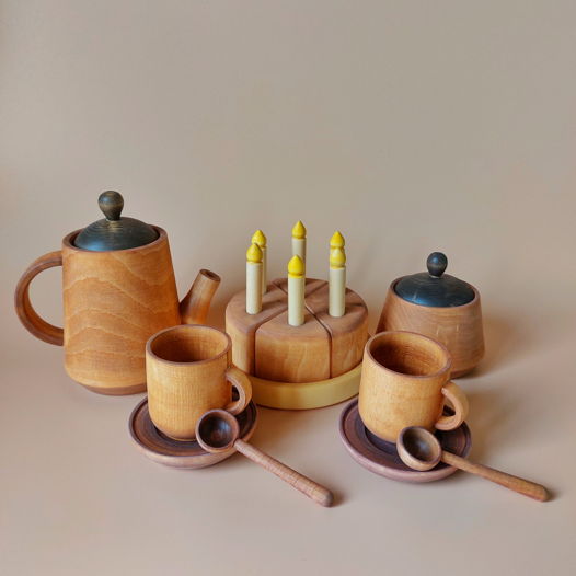 Деревянный игровой набор посуды "Породы" игрушечная посуда для кухни