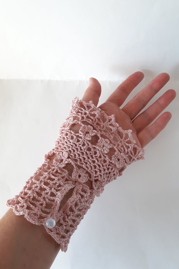 Ажурные манжеты вязаные из хлопка с люрексом розовые
