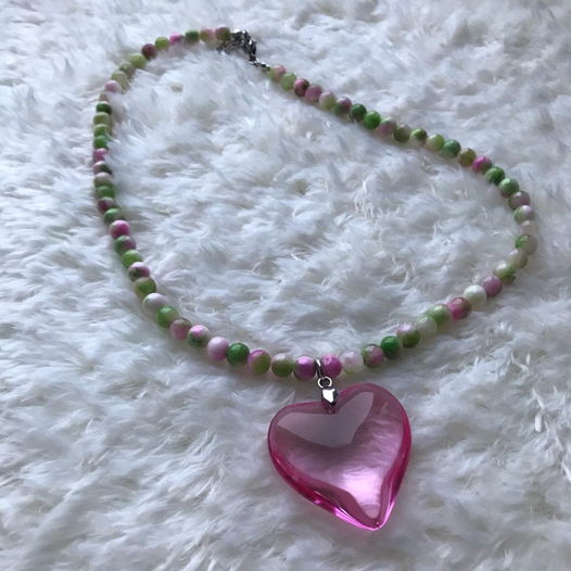 Ожерелье ручной работы с подвесом «Стеклянное сердце»