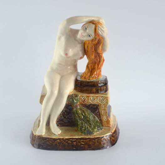 Скульптура «Девушка в бане»