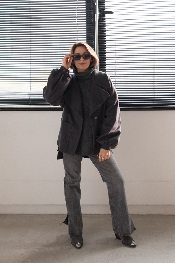 Фланелевое полупальто «ЭЛИЗАБЕТ» темно-серого цвета с вышивкой