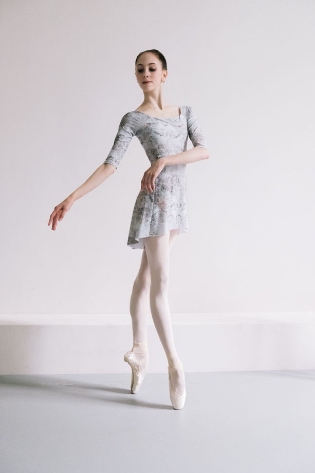 Юбка Тянется, испачканная принтом для балета