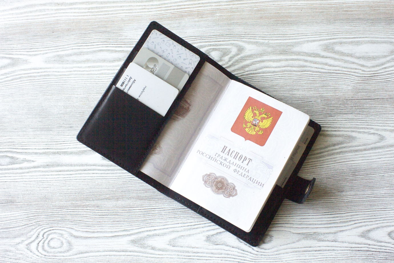 Портмоне из натуральной кожи для прав, СТС, банкнот, пластиковых карт, паспорта, страховки. VIRKUNEN