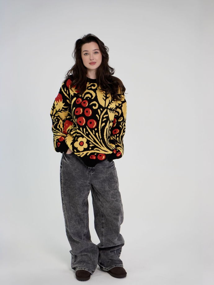 Свитер с хохломой