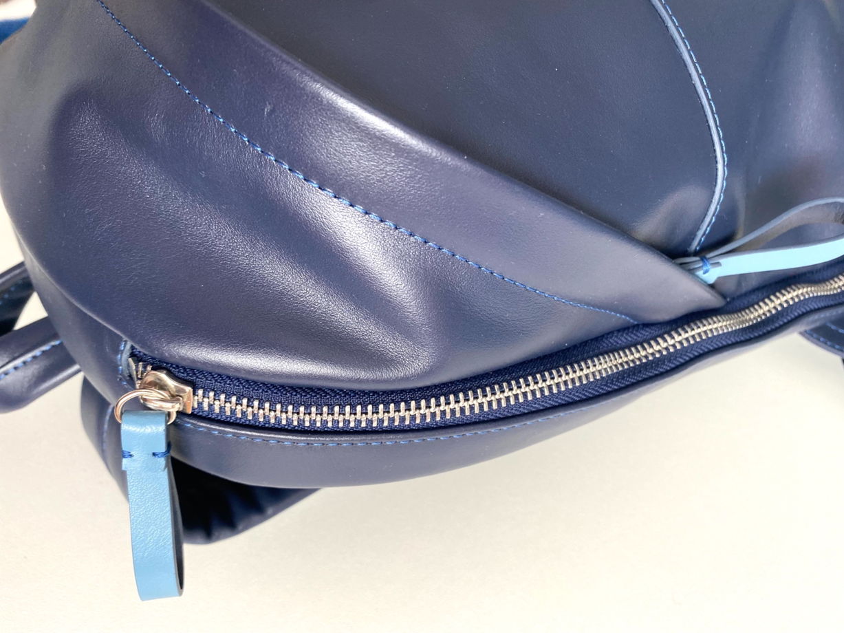Рюкзак из синей кожи с отделением для ноутбука