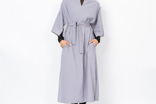 Платье с разрезами серого цвета