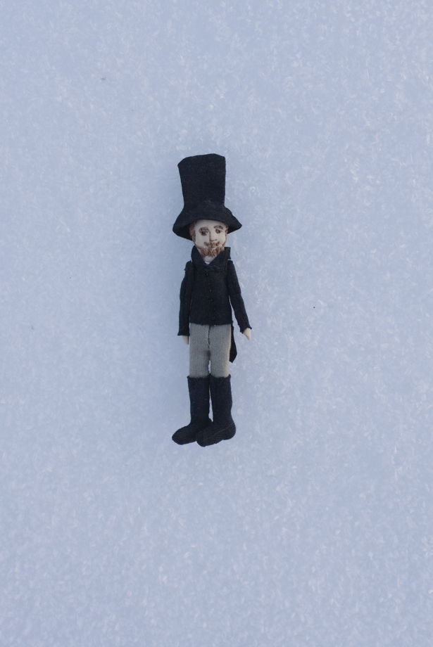 Текстильная кукла "Джентльмен: мистер Бингли" из серии "Пёрышки"