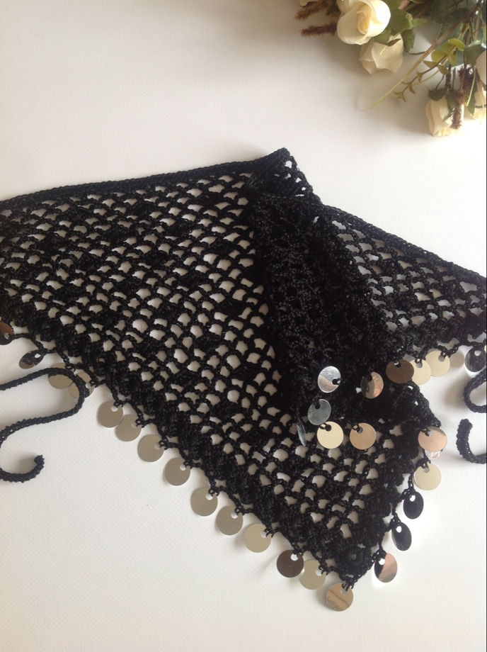 Косынка вязаная с пайетками чёрная