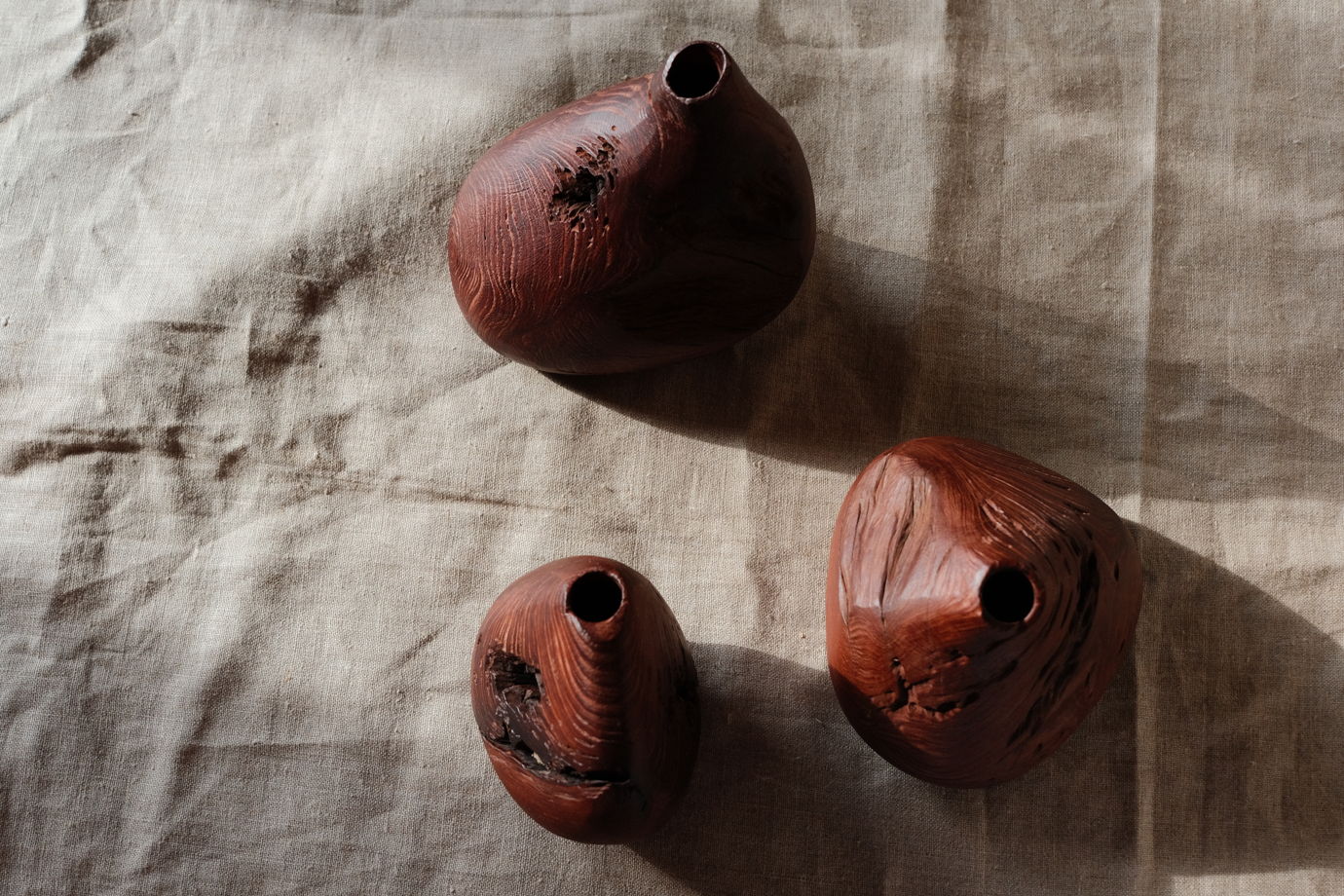 Ваза интересная из туевого можжевельника